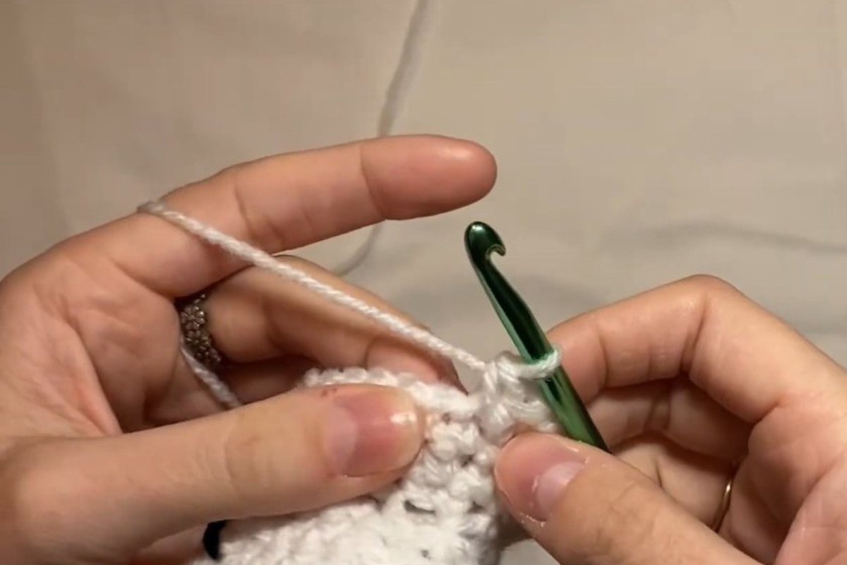 increase rounds forming the body of a free crochet snowman pattern