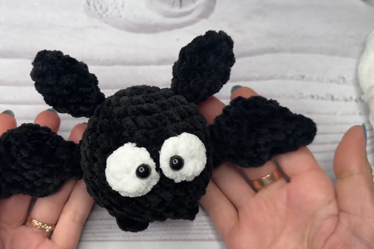Free Crochet Bat Pattern: A 13-Step Halloween Amigurumi