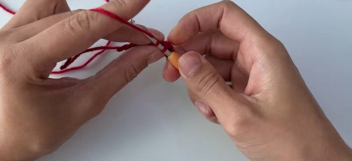 first row of single crochet for the cuff of a free crochet fingerless gloves pattern