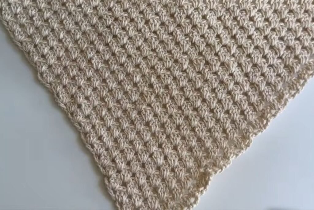 Granny cluster texture of the finished 26 row free crochet head scarf pattern body