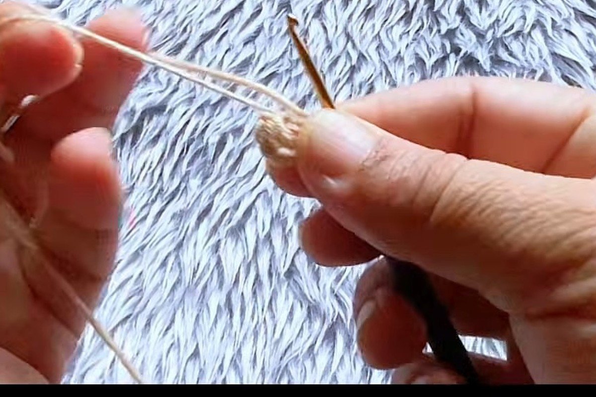 free crochet owl pattern step 2: round 1: six single crochet