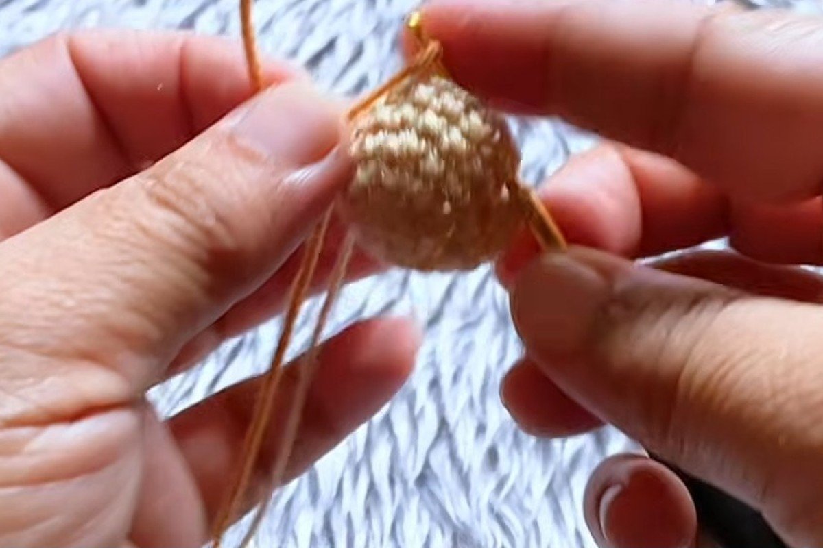 free crochet owl pattern step 6: change to orange