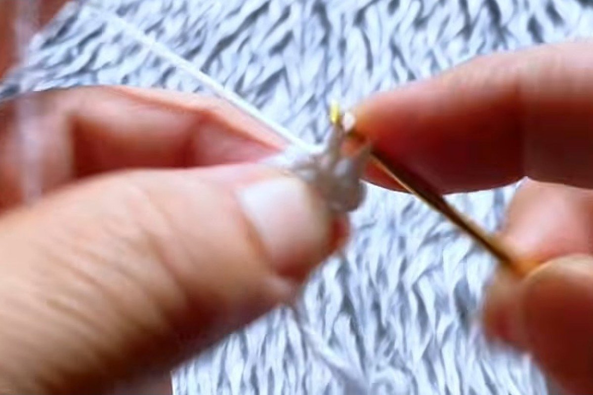 free crochet owl pattern step 11: make the eye discs