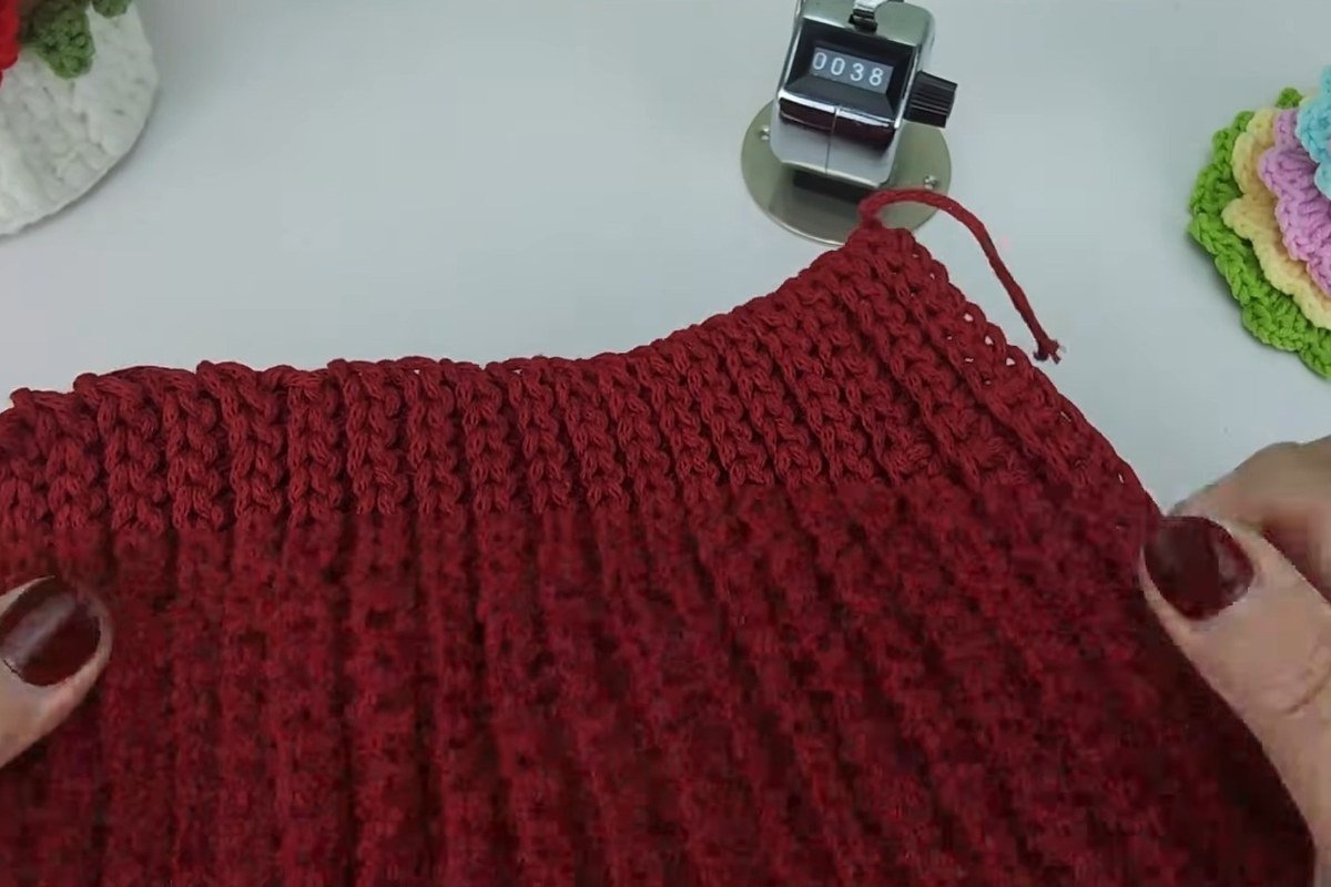 Finished flat ribbed panel of the free crochet shoulder bag pattern before folding