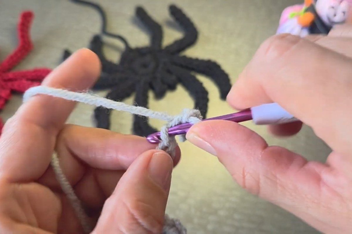 second leg of a free crochet spider pattern