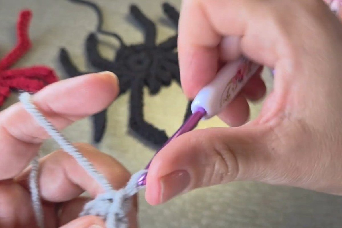 seventh leg of the crochet spider pattern